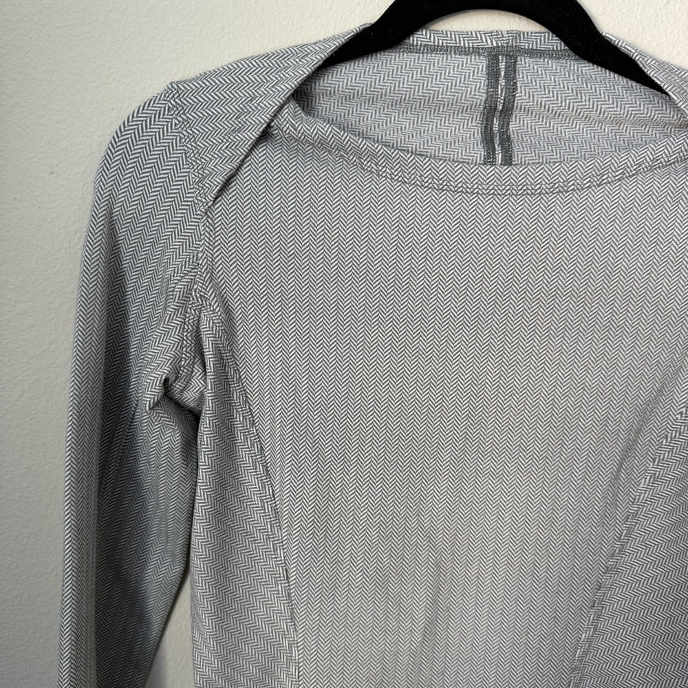 Lululemon Kanto Catch Me Women's Gray Long Sleeve Top - Picture 4 of 8